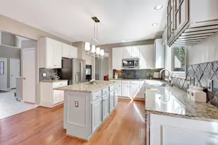 6215 Holly Hill Ln, West Chester, OH 45069 - Photo 2