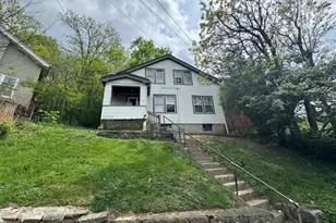 727 Riddle Rd, Cincinnati, OH 45220 - Photo 2