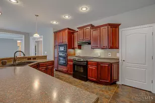 218 Random Dr, Hamilton, OH 45013 - Photo 6