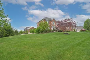 7434 Foxchase Dr, West Chester, OH 45069 - Photo 2