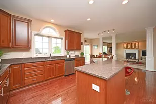7434 Foxchase Dr, West Chester, OH 45069 - Photo 14