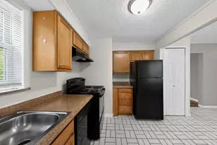 1149 Madeleine Cir, Springfield Township, OH 45231 - Photo 14