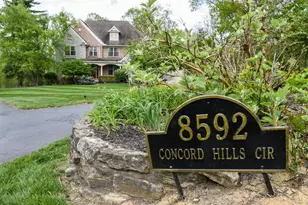 8592 Concord Hills Cir, Sycamore Township, OH 45243 - Photo 2