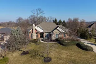 2994 Twilight Dr, Evendale, OH 45241 - Photo 2