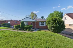 627 Roebling Rd, Cincinnati, OH 45238 - Photo 2