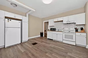 1586 W Galbraith Rd, Cincinnati, OH 45231 - Photo 12