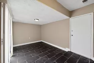 8819 Grenada Dr, Springfield Township, OH 45231 - Photo 14