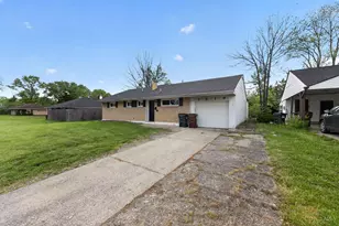 8819 Grenada Dr, Springfield Township, OH 45231 - Photo 2