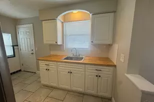 7849 Seward Ave, Cincinnati, OH 45231 - Photo 8