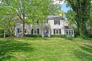 190 Mt Pleasant Ave, Wyoming, OH 45215 - Photo 2