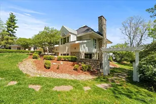 6220 Hawk Ridge Ln, Indian Hill, OH 45243 - Photo 4