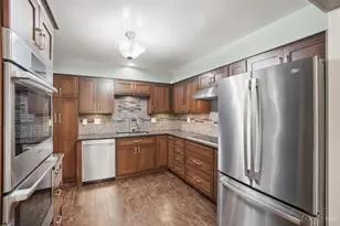 9338 Hunters Creek Dr, Blue Ash, OH 45242 - Photo 14