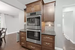 9338 Hunters Creek Dr, Blue Ash, OH 45242 - Photo 18