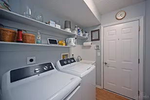 6085 Chamblee Dr, Miami Township, OH 45140 - Photo 12