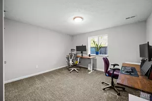 8029 Valley Crossing Dr, Colerain Township, OH 45247 - Photo 38