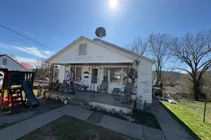 526 E 7th St, Manchester, OH 45144 - Photo 14