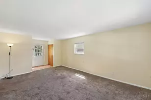 10660 Bridlepath Ln, Sharonville, OH 45241 - Photo 2