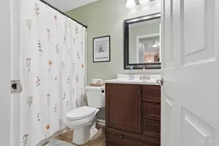 6205 Blue Lake Dr, Green Township, OH 45247 - Photo 16