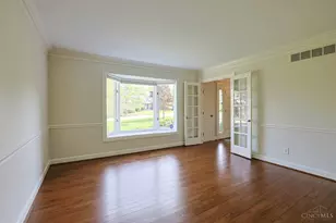 5285 Laurelridge Ln, Green Township, OH 45247 - Photo 8