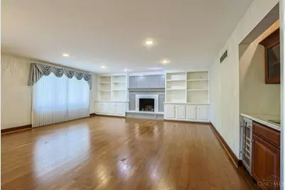 5285 Laurelridge Lane, Green Township, OH 45247 - Photo 12