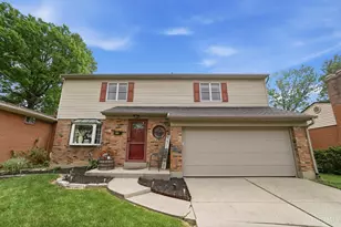 9140 Millcliff Dr, Springfield Township, OH 45231 - Photo 4