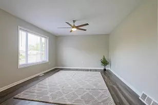 12145 Hitchcock Dr, Forest Park, OH 45240 - Photo 6