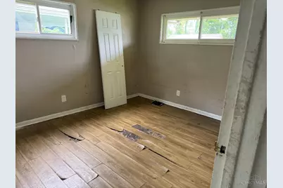 1313 Landis Lane, Springfield Township, OH 45231 - Photo 2