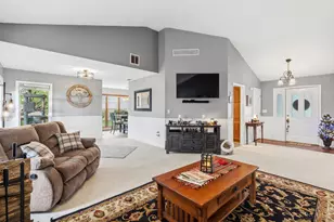 203 Lakewood Ln, Georgetown, OH 45121 - Photo 8