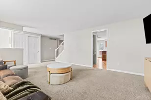 2042 Stratford Ct, Loveland, OH 45140 - Photo 6