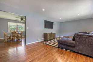 8211 Julie Marie Dr, West Chester, OH 45069 - Photo 4