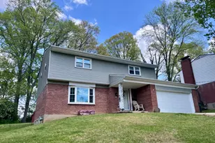 2424 Whitewood Ln, Cincinnati, OH 45239 - Photo 2