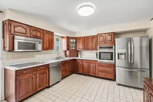 3392 Keywest Dr, Green Township, OH 45239 - Photo 8