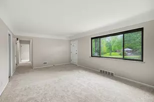 2032 Arrowood Pl, Springfield Township, OH 45231 - Photo 4