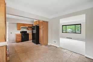 2032 Arrowood Pl, Springfield Township, OH 45231 - Photo 8