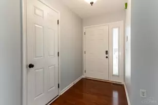 5984 Oak Leaf Ct, Hamilton Township, OH 45152 - Photo 2