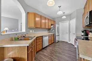 7615 Skyview Cir, Green Township, OH 45248 - Photo 10