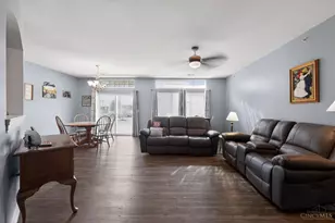 7615 Skyview Cir, Green Township, OH 45248 - Photo 4