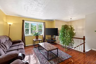9946 Greenriver Dr, Cincinnati, OH 45231 - Photo 2