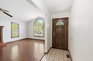 2739 Queenswood Dr, Cincinnati, OH 45211 - Photo 6