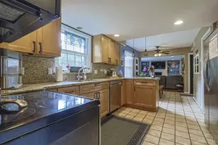 328 Circlewood Ln, Wyoming, OH 45215 - Photo 18