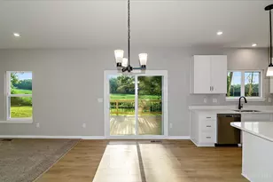 5519 Charismatic Ct, Hamilton Township, OH 45152 - Photo 8