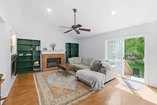 422 Wyndham Dr, Hamilton Township, OH 45039 - Photo 6