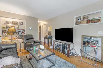 602 Fairbanks Avenue, Cincinnati, OH 45205 - Photo 2