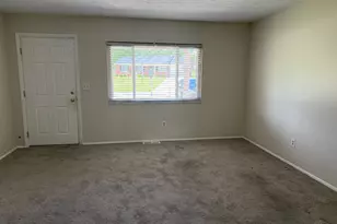 9358 Bluegate Dr, Springfield Township, OH 45231 - Photo 4