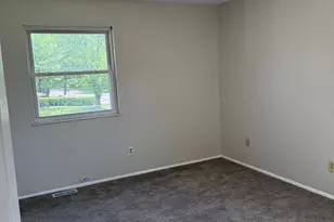 9358 Bluegate Dr, Springfield Township, OH 45231 - Photo 8