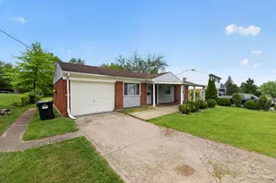 1331 Meredith Dr, Springfield Township, OH 45231 - Photo 2