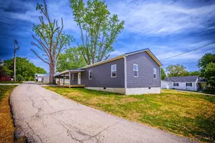 182 Walnut St, Peebles, OH 45660 - Photo 2