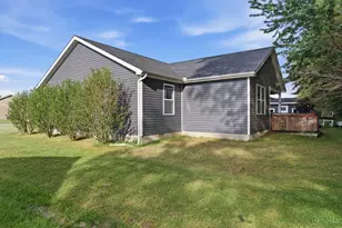 102 Kayleigh Dr, Sterling Township, OH 45154 - Photo 4