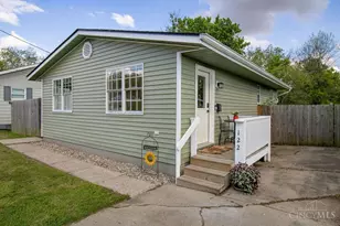 122 Orchard View Ln, Blanchester, OH 45107 - Photo 2