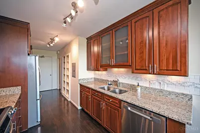 2444 Madison Road #1410, Cincinnati, OH 45208 - Photo 12